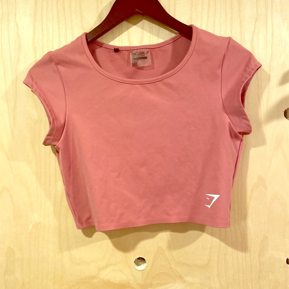 Gym shark cropped workout tee